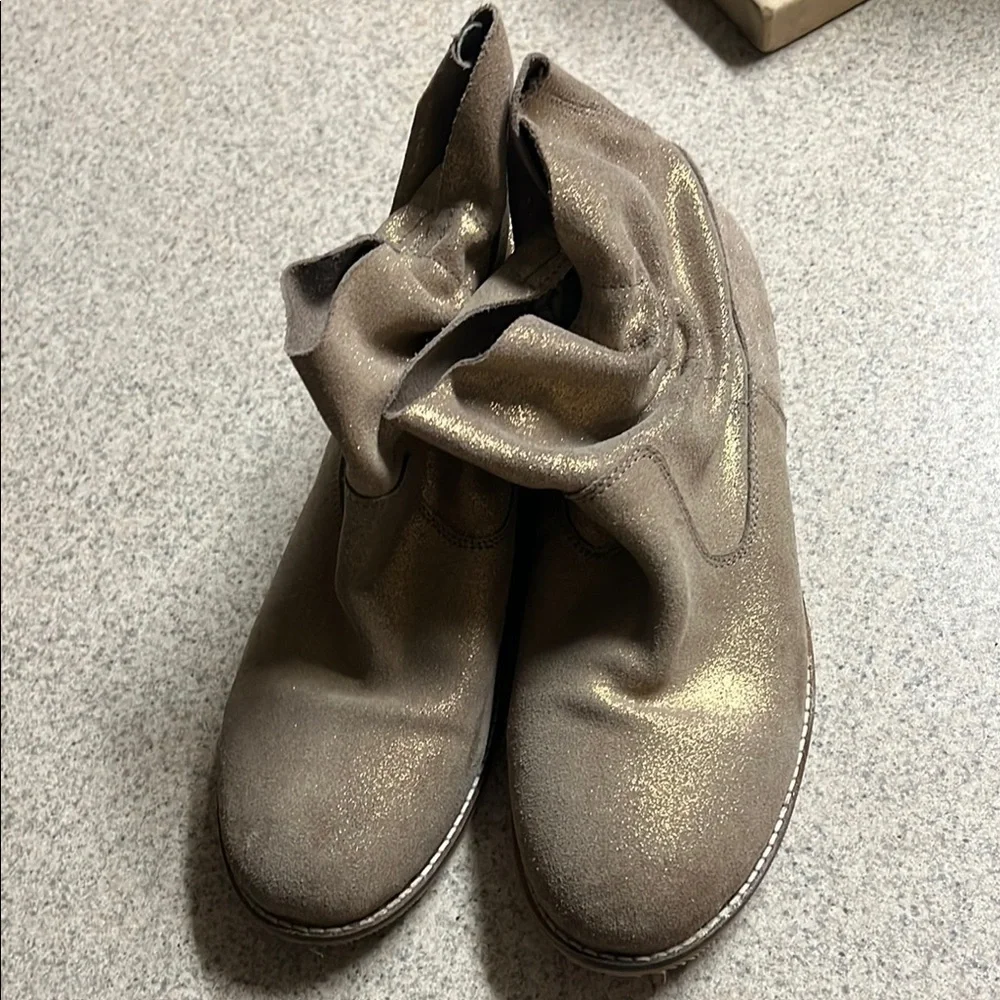 Boden gold suede slouchy boots size 39/